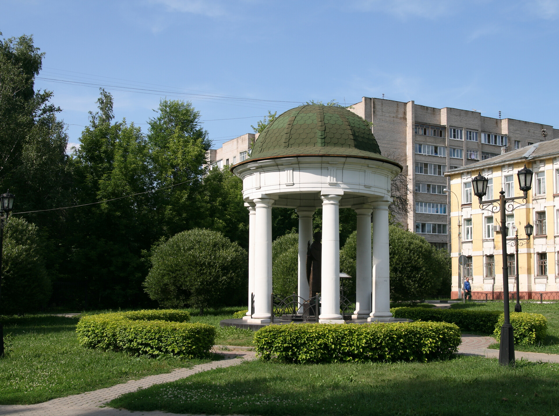 Краеведческий музей, оздоровительный бассейн и скандинавская ходьба: чем заняться пенсионерам в Ивантеевке