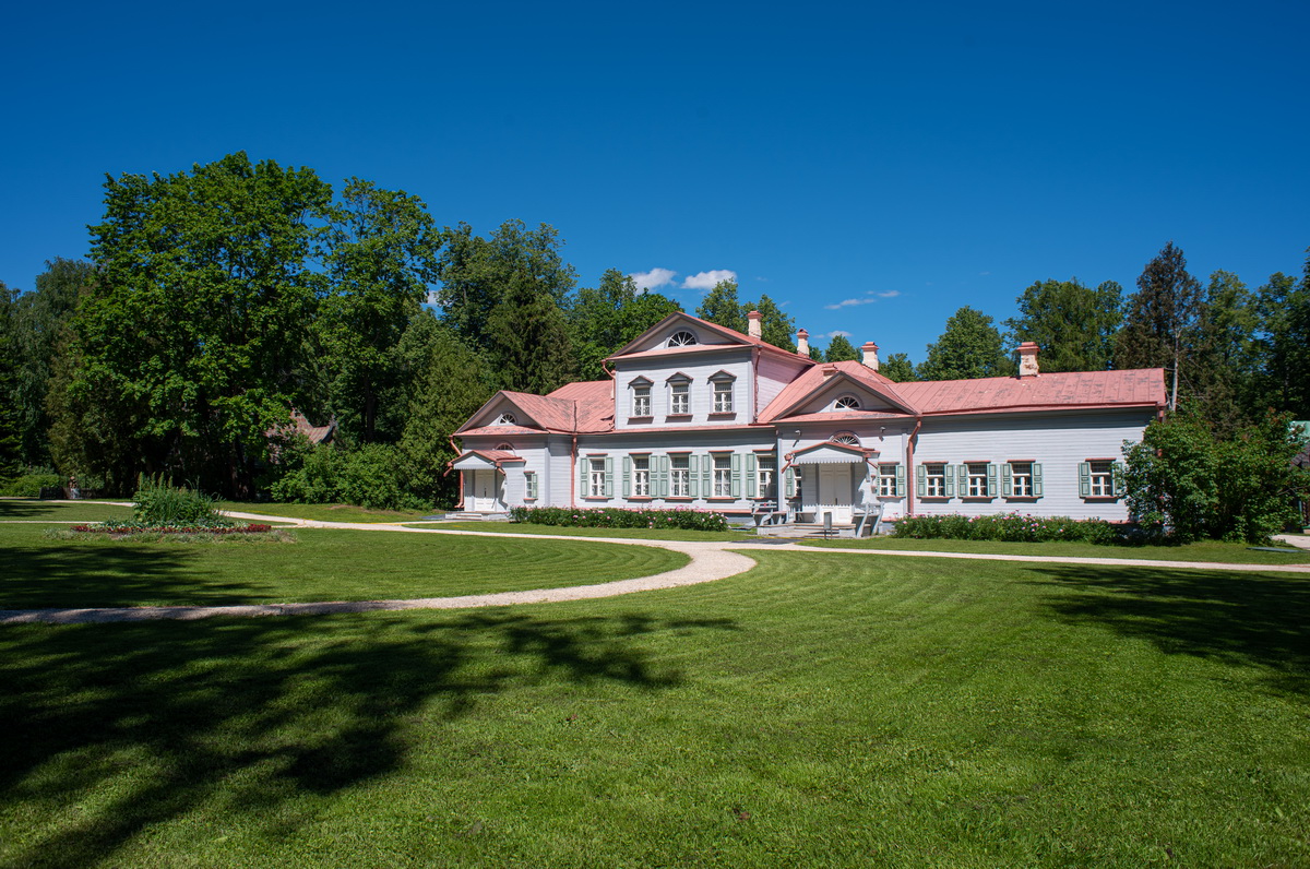 Усадьба Абрамцево летом