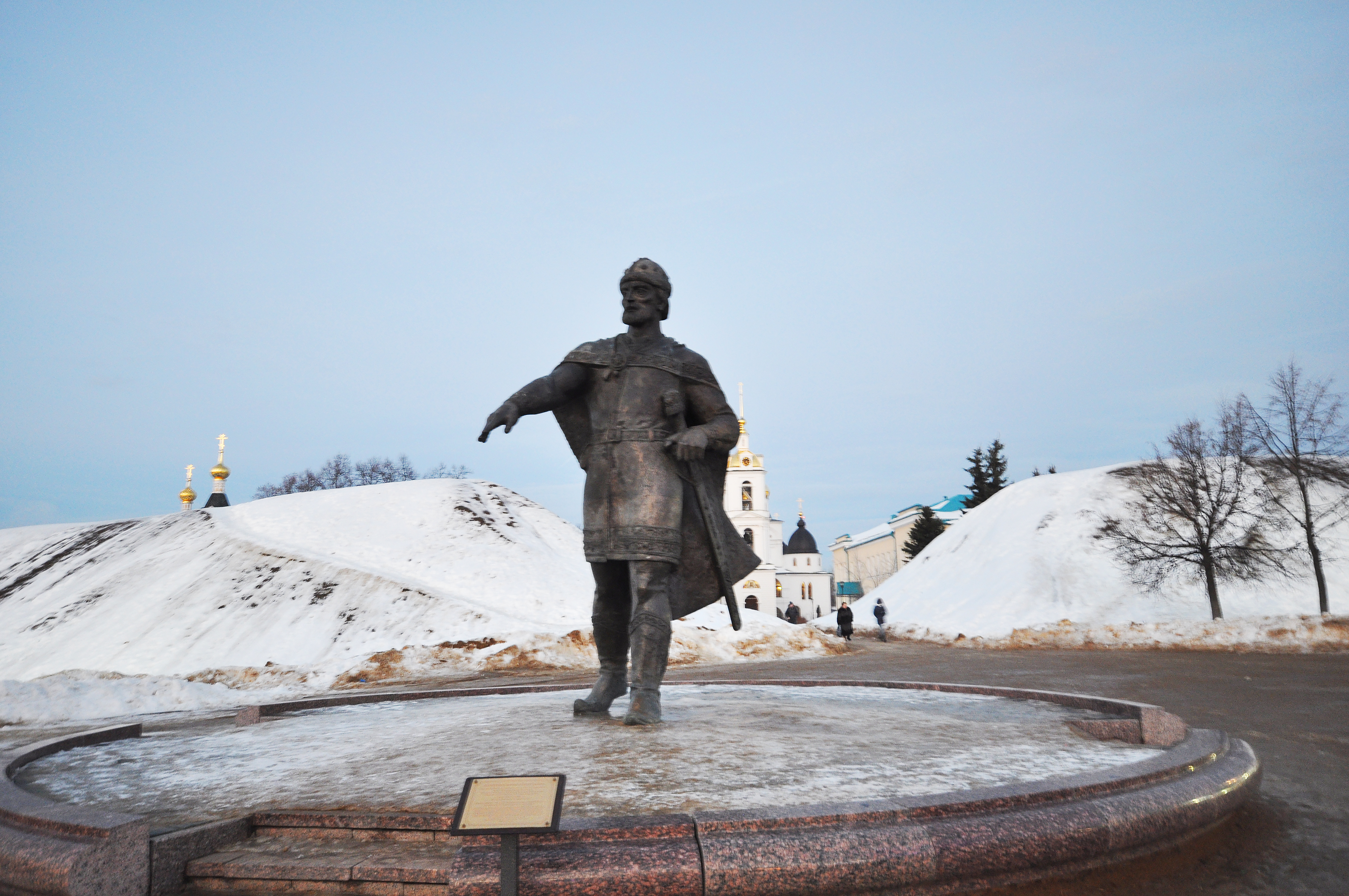 Памятник Юрию Долгорукому