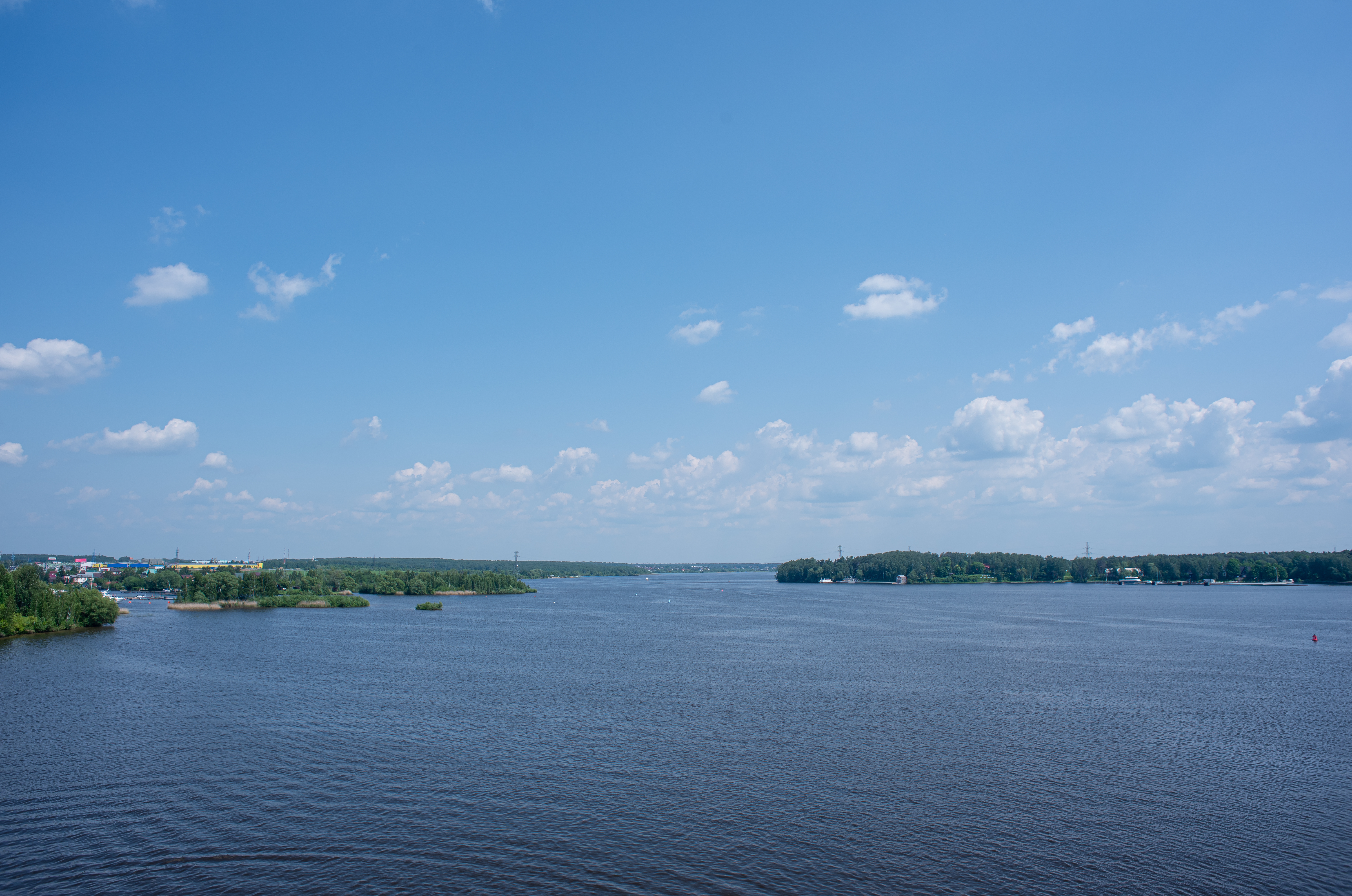 Летние виды Клязьминского водохранилища